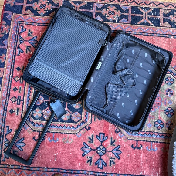 Away Luggage Small Carry On, Green - Picture 4 of 6